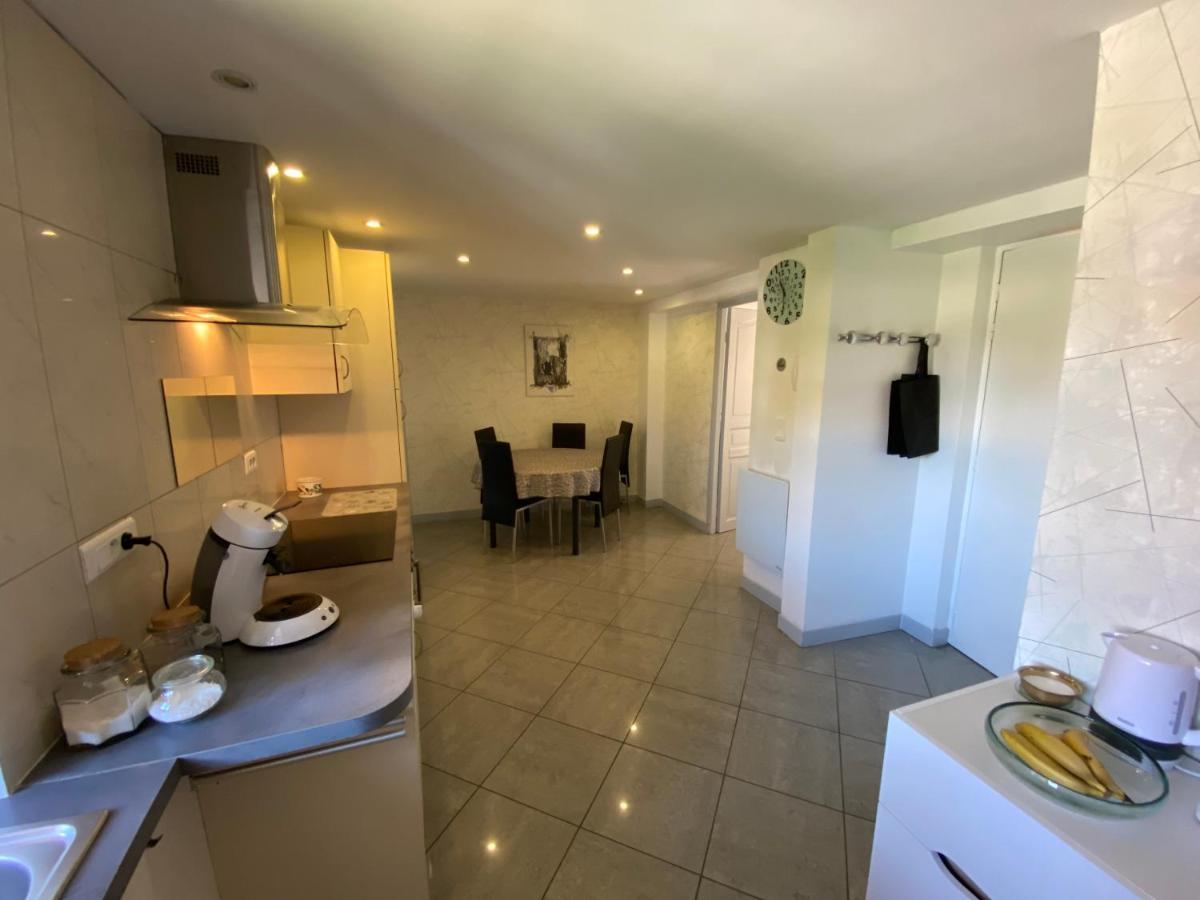 Guesthouse Les 3 Chateaux Егишем Екстериор снимка